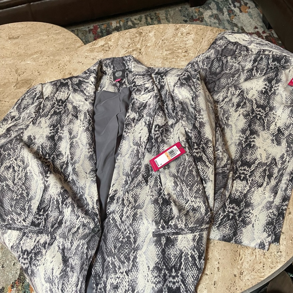 Vince Camuto Gray Blazer and Pants with Snakeskin Print